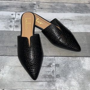 LULU’S Jaelyn Black Crocodile Embossed Pointed-Toe Slides NWT